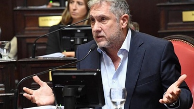 Senador provincial cargó contra Macri: &quot;Si encontrás una cara más dura pedí recompensa&quot;